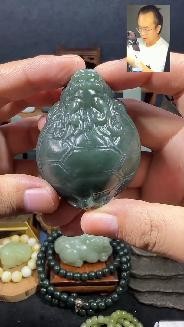 和田玉未镶嵌颈饰龙龟