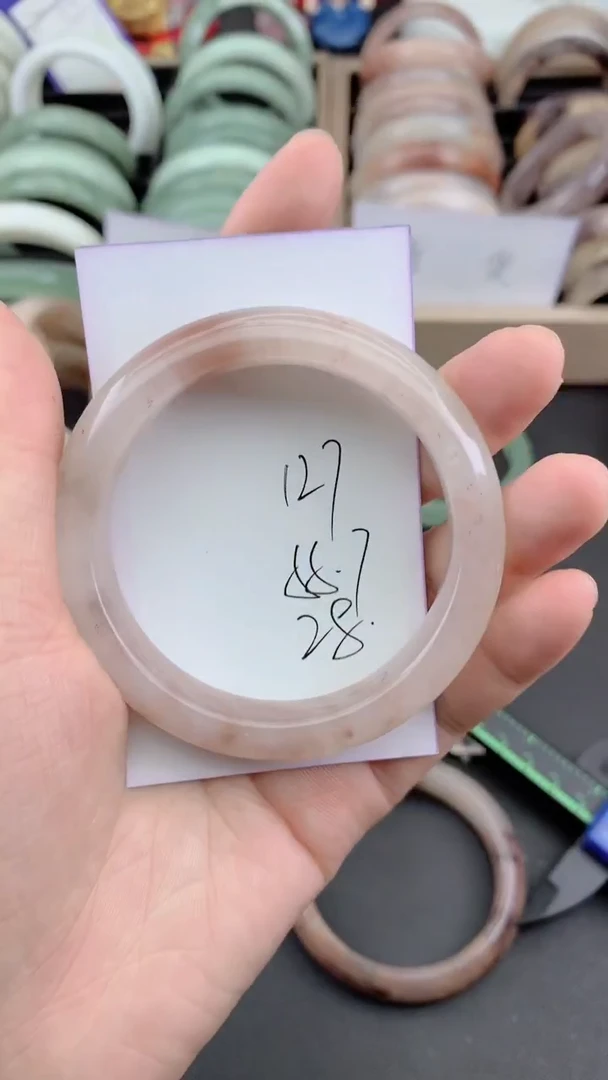 未镶嵌手镯石英质玉127