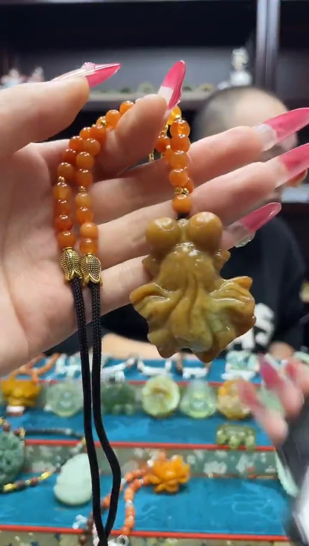 未镶嵌岫玉吊坠·