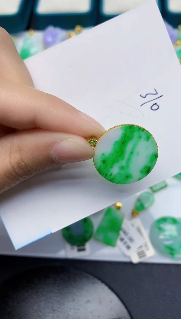 【闪购商品】翡翠颈饰18K金镶嵌000000000