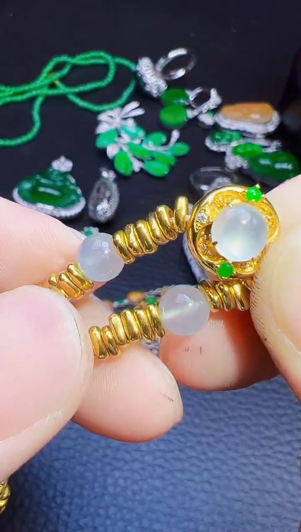 足金镶嵌手链翡翠小*翡翠