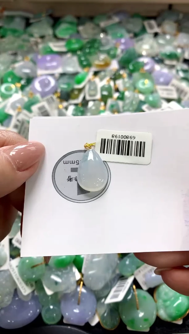 颈饰18K金镶嵌翡翠11111111111