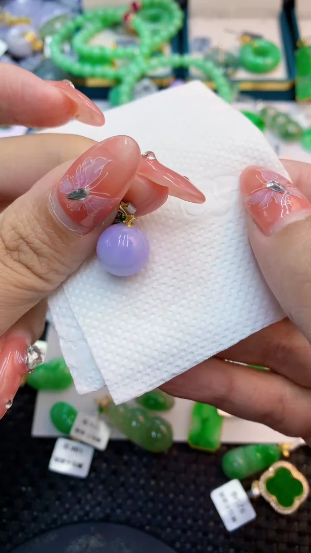 颈饰18K金镶嵌翡翠1