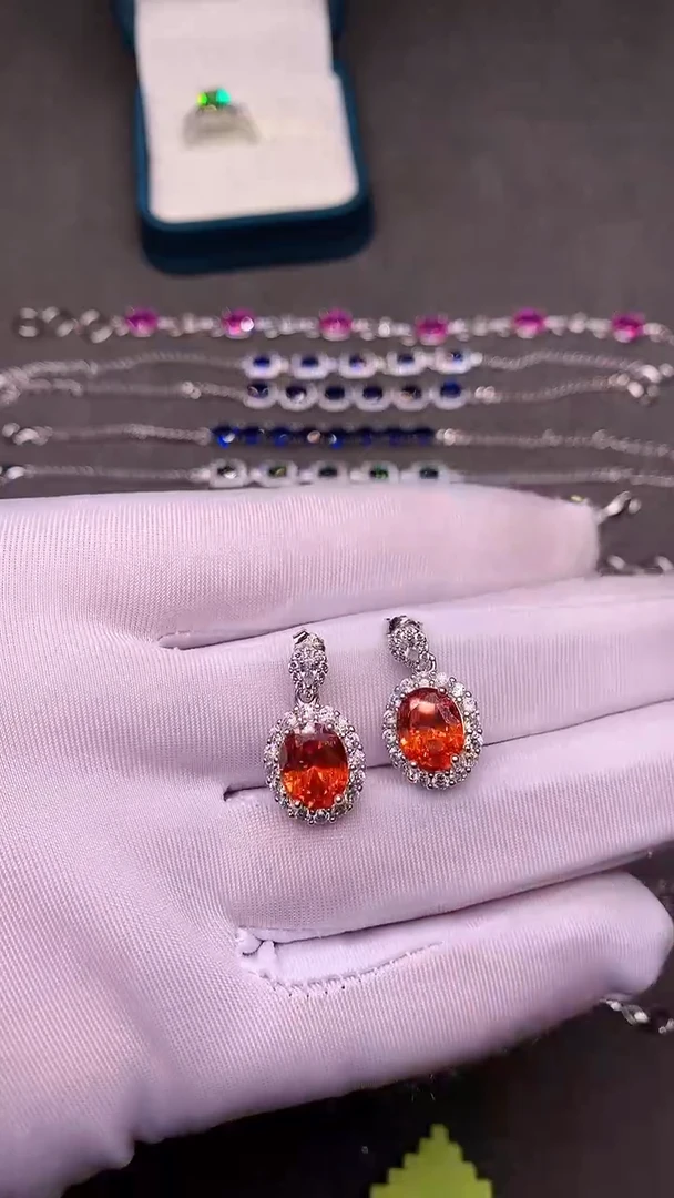 【闪购商品】彩色蓝宝石耳饰银S925镶嵌....