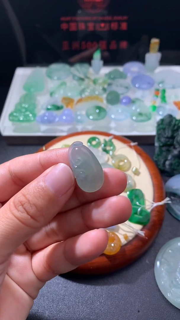 未镶嵌定制翡翠