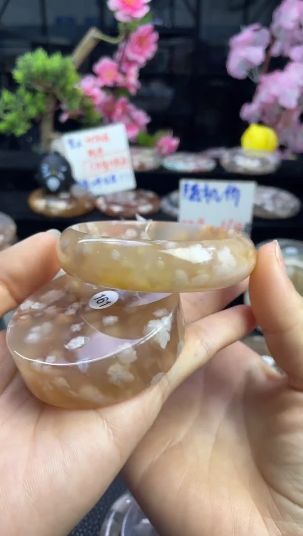 石英质玉手镯未镶嵌58