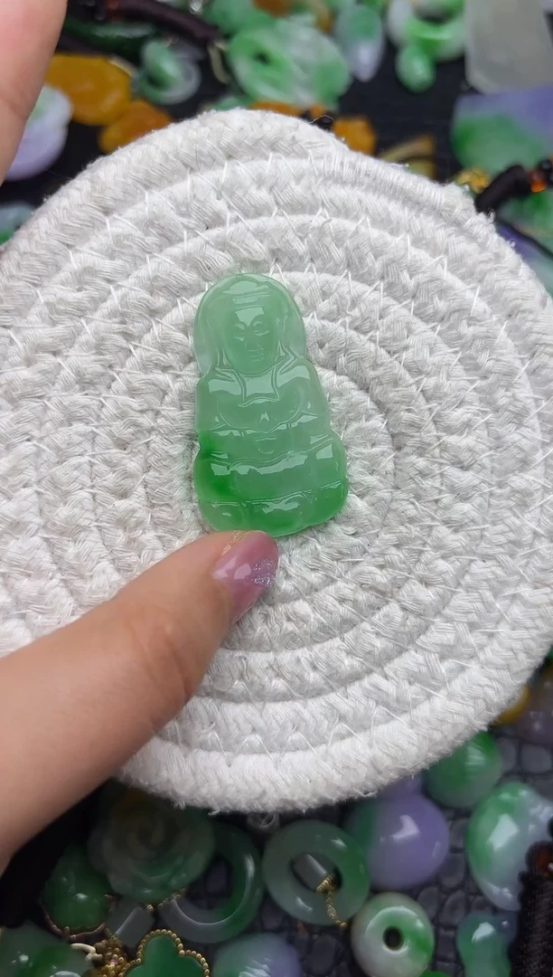 颈饰未镶嵌翡翠缅甸翡翠吊坠