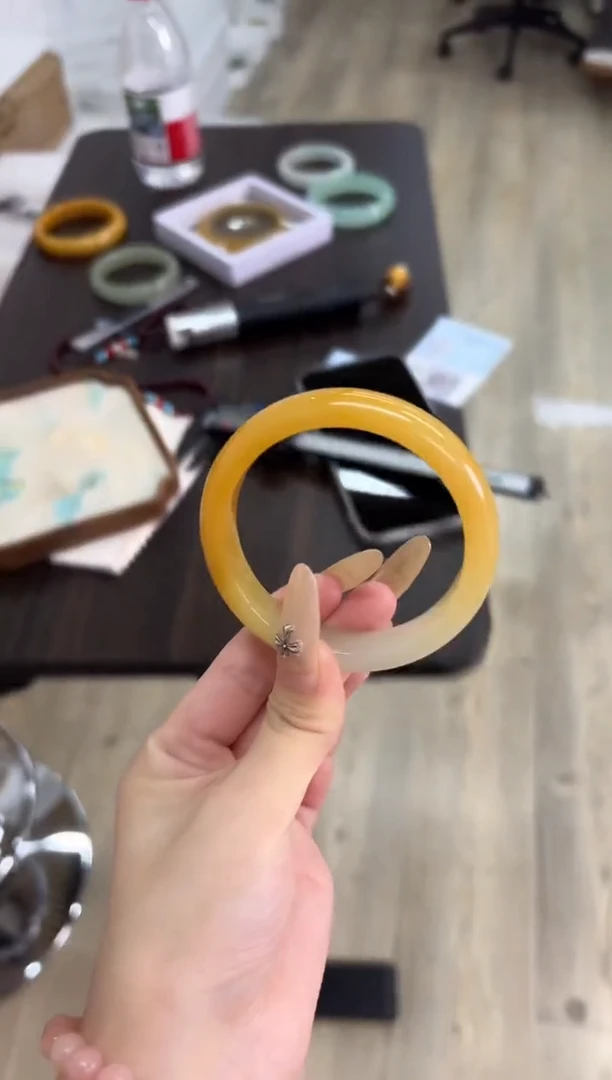 未镶嵌手镯石英质玉115-57HU