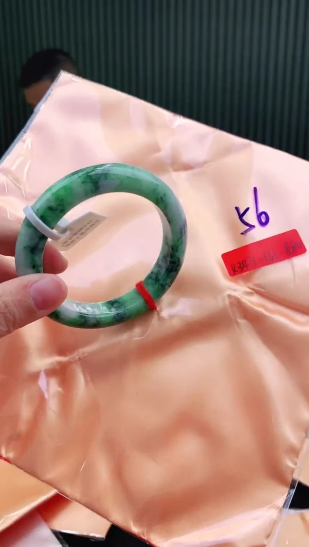 未镶嵌手镯翡翠56