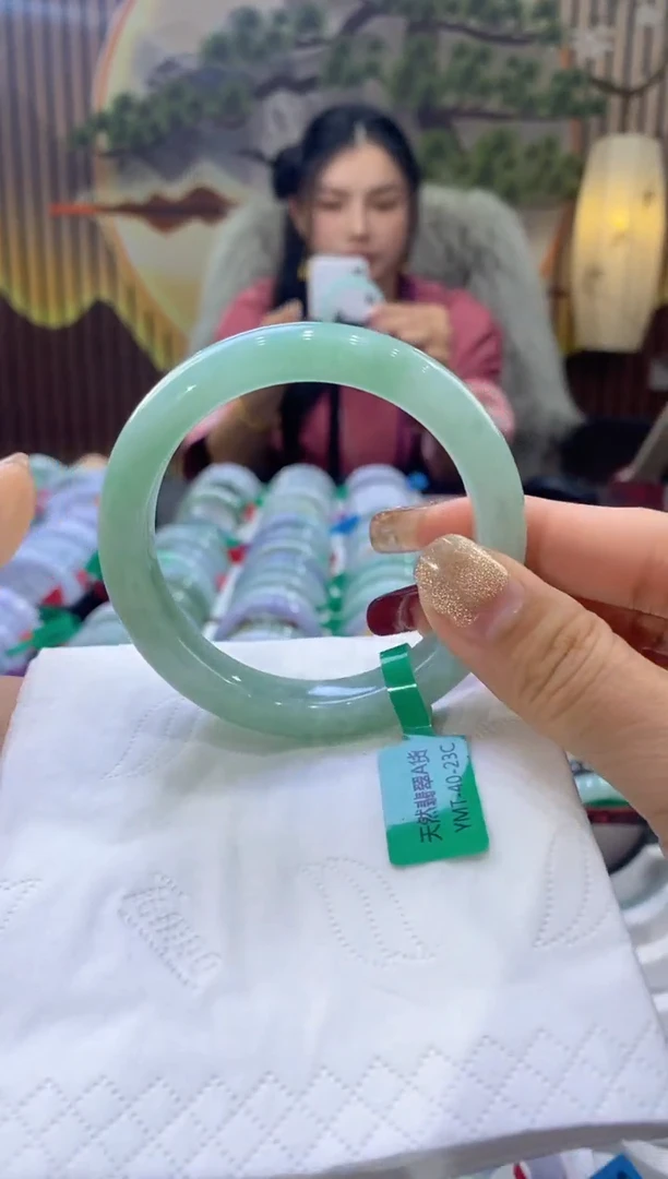 【闪购商品】翡翠手镯未镶嵌多人02030