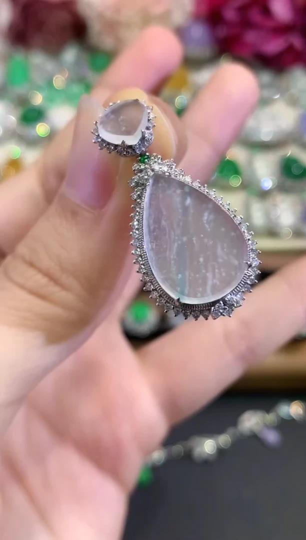 吊坠(不含链)18K金镶嵌翡翠B126