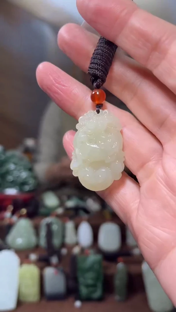 颈饰未镶嵌和田玉·