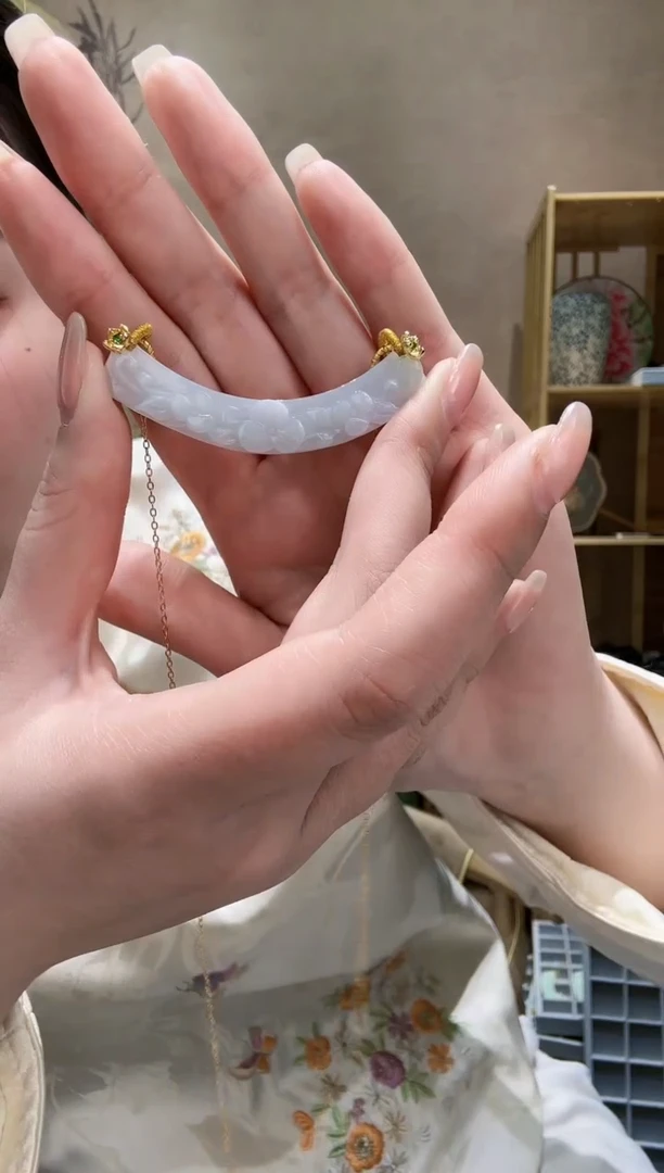 【闪购商品】翡翠颈饰未镶嵌吊坠