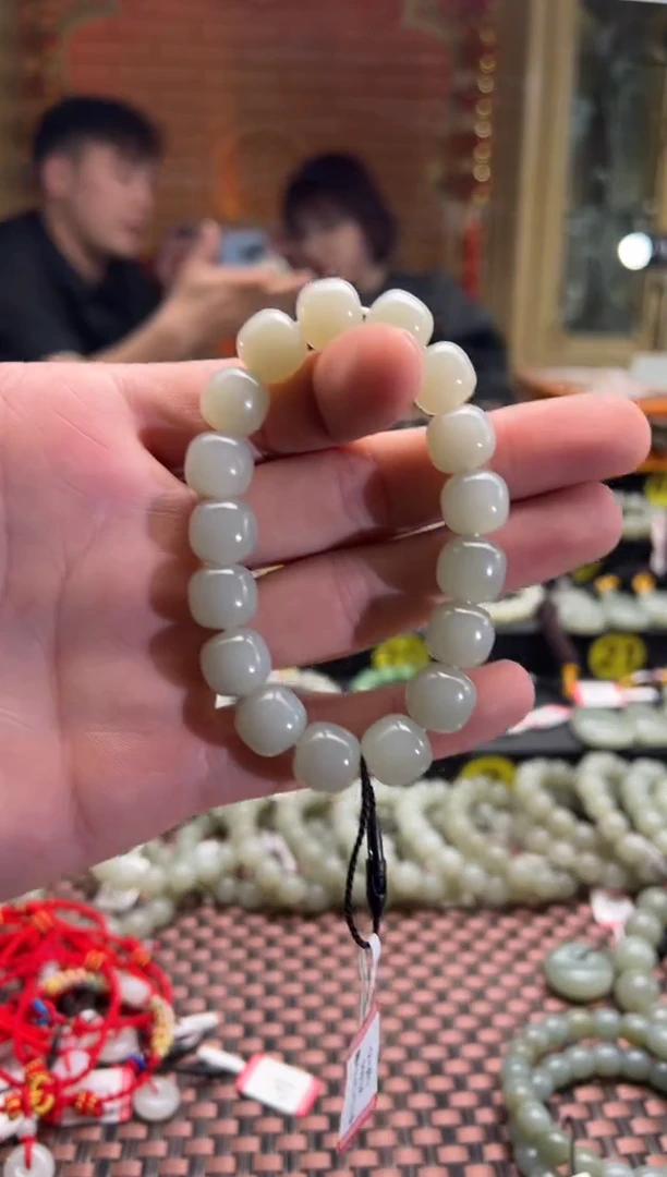 【闪购商品】和田玉手串未镶嵌且末料青白玉手串11x12