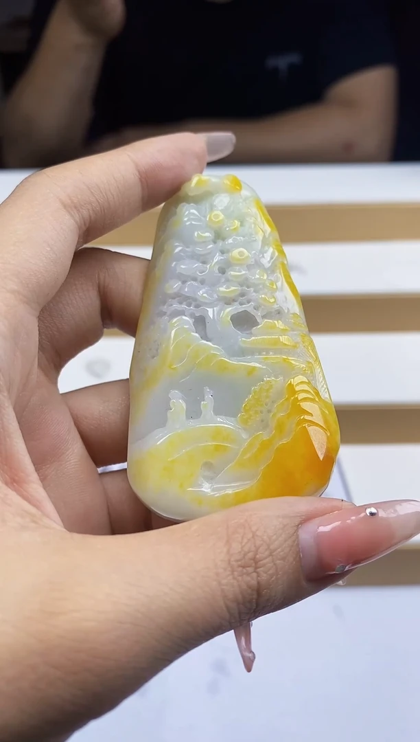 翡翠未镶嵌颈饰 翡翠A货