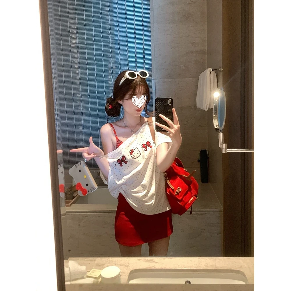 夏季时尚休闲斜肩波点短袖T恤女洋气kitty刺绣上衣+红色半裙1128