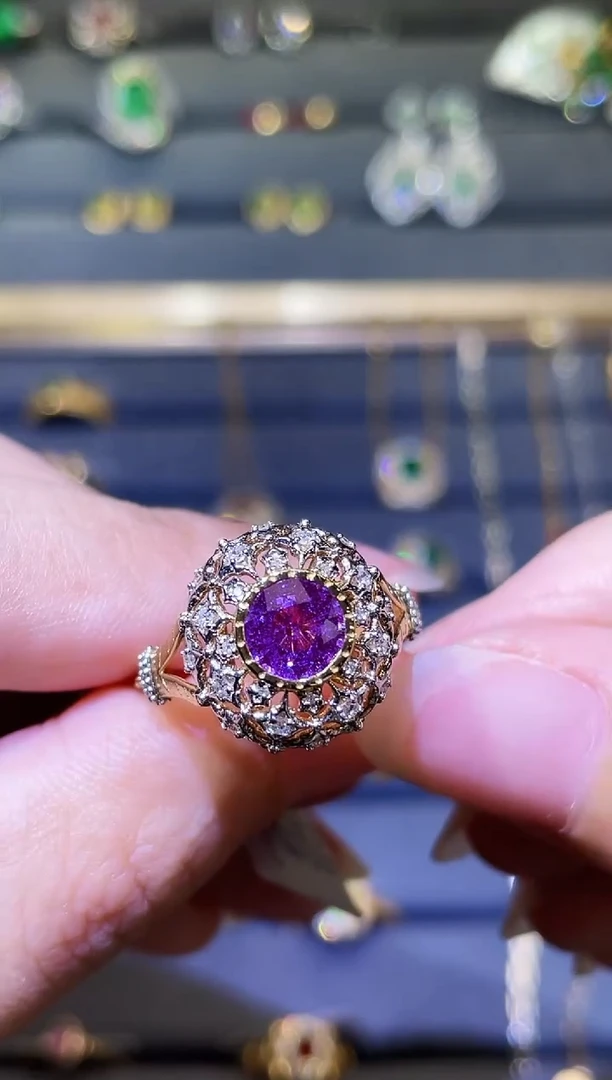 戒指蓝宝石18K金镶嵌1.25ct