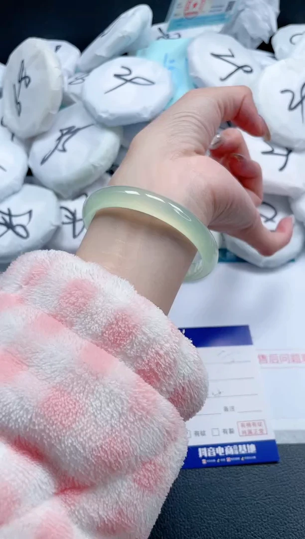 【闪购商品】石英质玉手镯未镶嵌 11J95-58