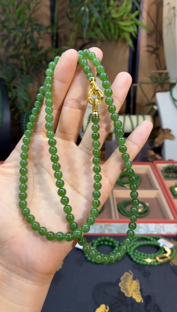 颈饰未镶嵌和田玉（碧玉）6高冰辣绿无矿毛衣链