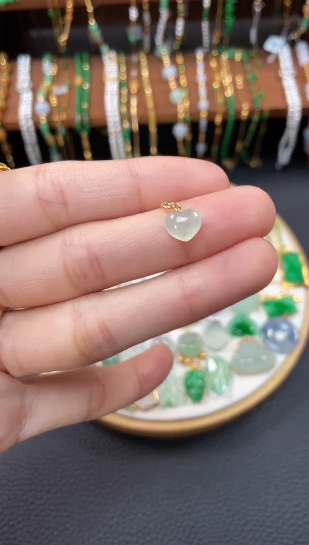 【闪购商品】翡翠吊坠(不含链)18K金镶嵌一个  JK241