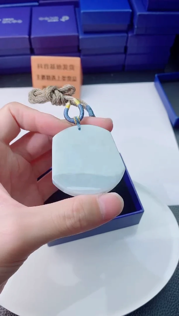 翡翠未镶嵌颈饰1111111111