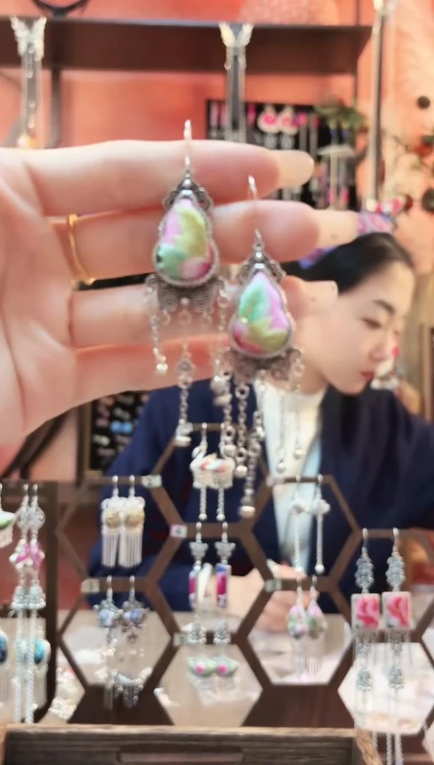织绣云织谣民族风精美饰品   77
