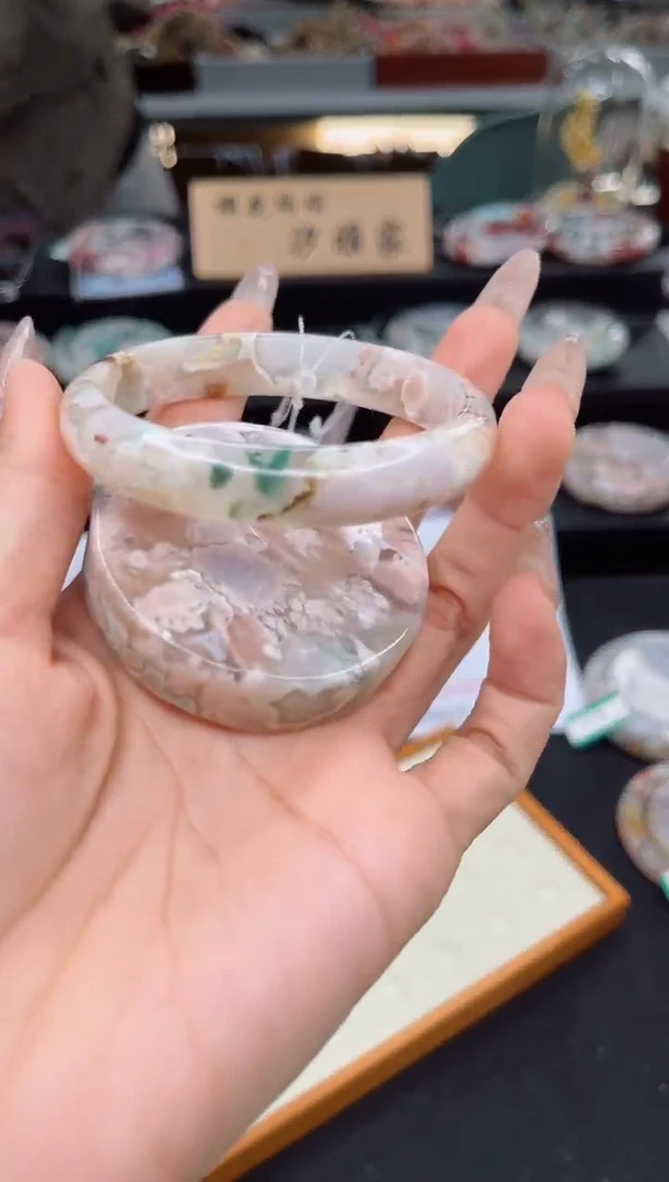 【闪购商品】石英质玉手镯未镶嵌55圈口（赠品镯心）3507408