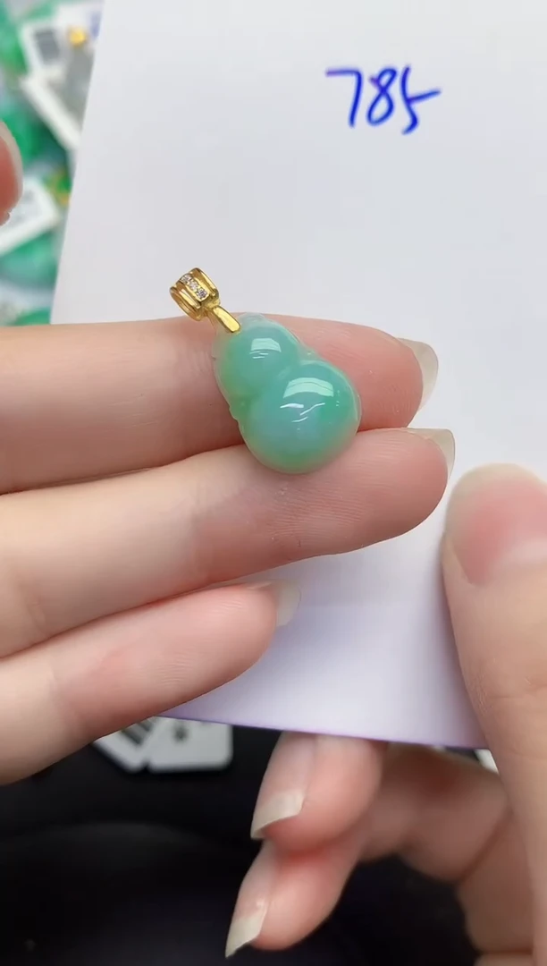颈饰未镶嵌翡翠缅甸天然翡翠A货