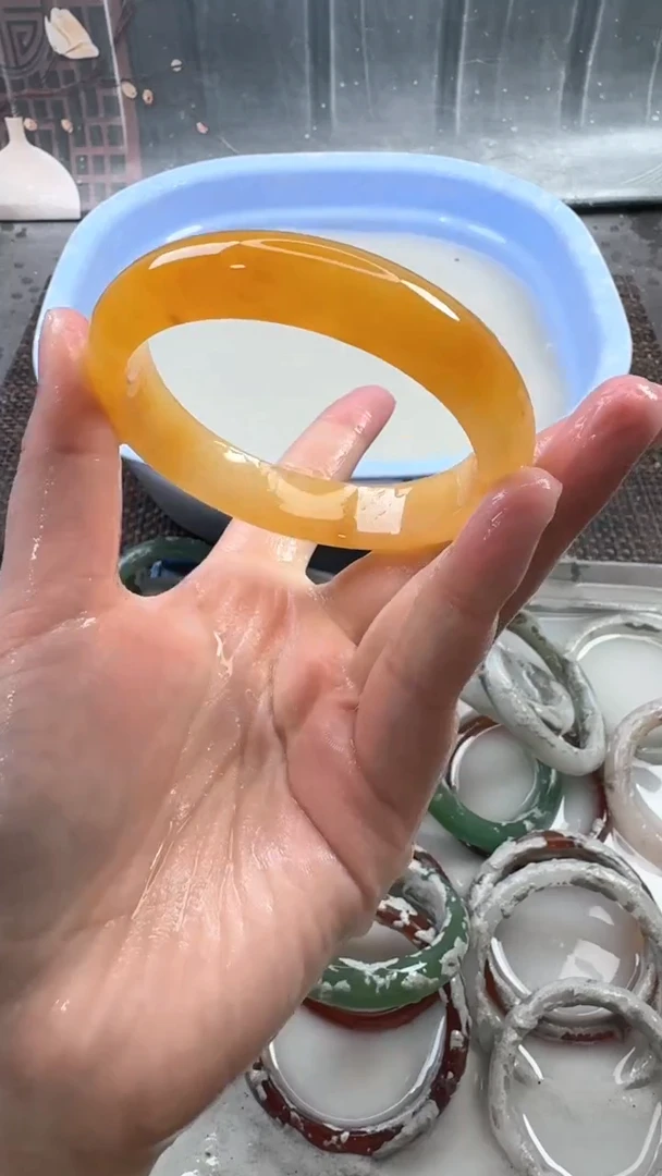 【闪购商品】石英质玉手镯未镶嵌82