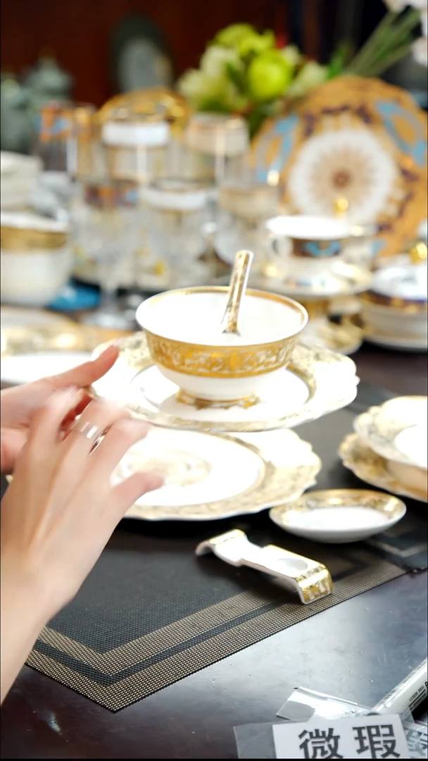 瓷片8英寸+小碗+小勺  1套