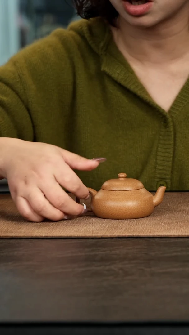 茶壶紫砂君德冷黄金120cc