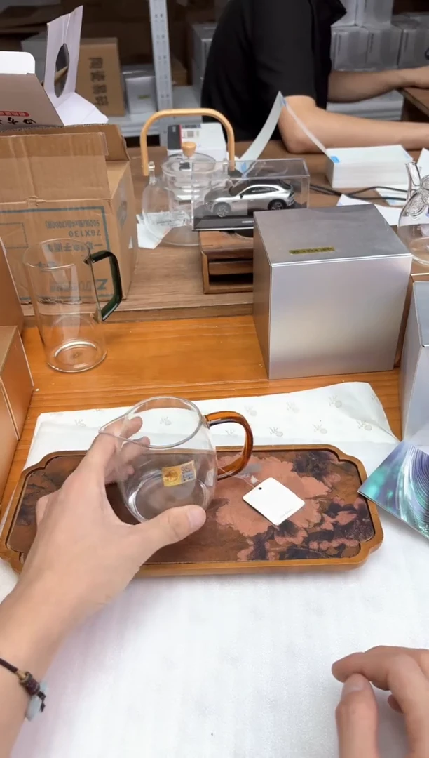 手工艺品玻璃禾器金标澄然琥珀