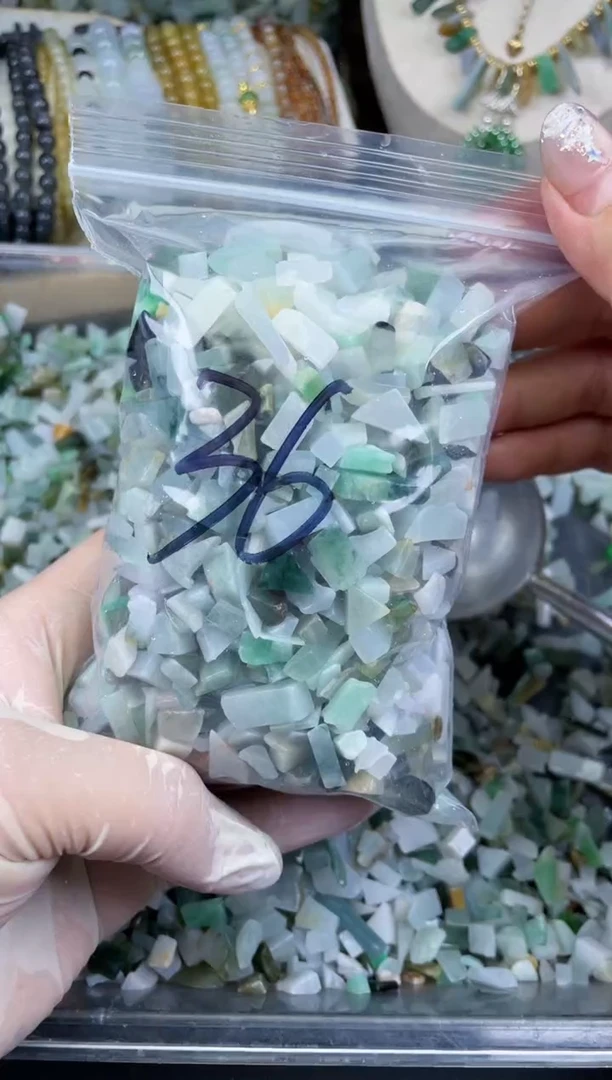 【闪购商品】翡翠颈饰未镶嵌天然翡翠边角迷你号500克36