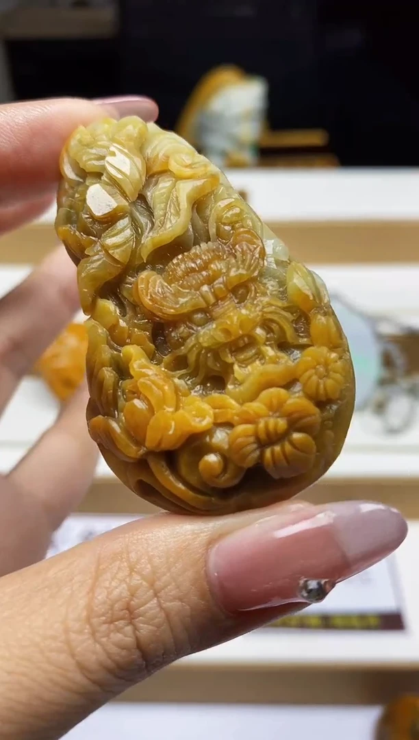 翡翠未镶嵌颈饰翡翠A货
