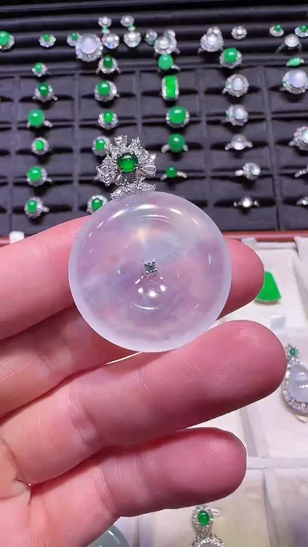 【闪购商品】翡翠吊坠(不含链)18K金镶嵌平安扣