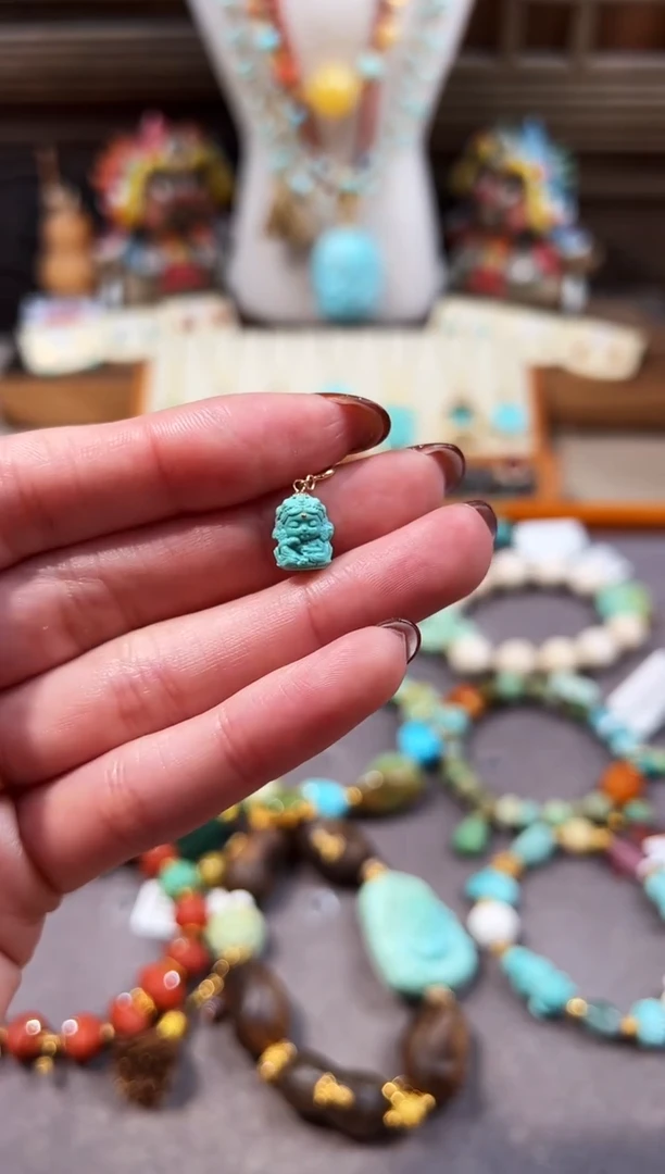 18K金镶嵌绿松石提溜度母