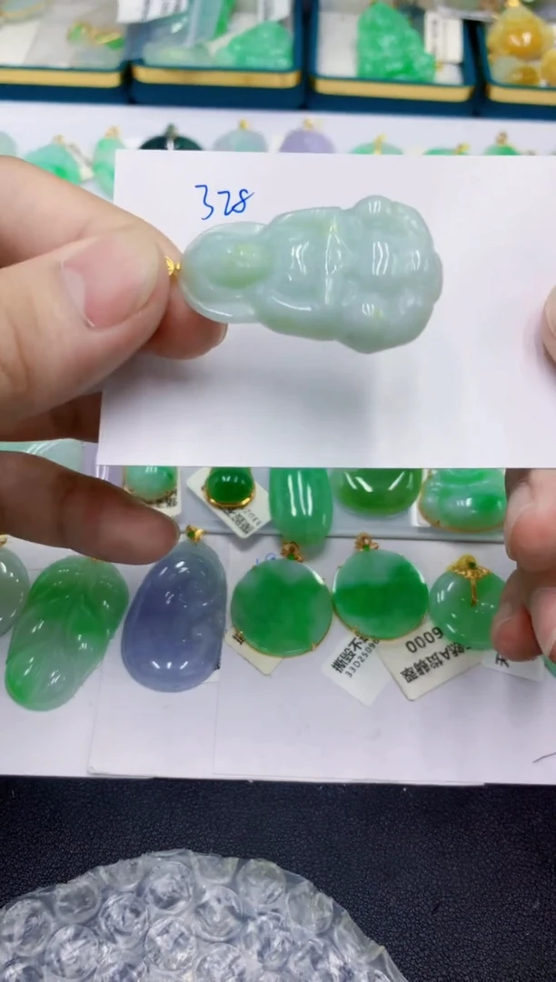 颈饰未镶嵌翡翠翡翠