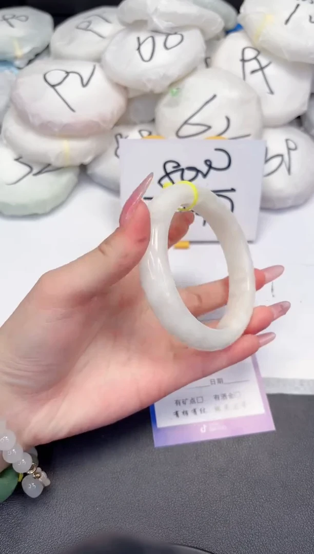 【闪购商品】和田玉（糖玉）手镯未镶嵌73-62.5