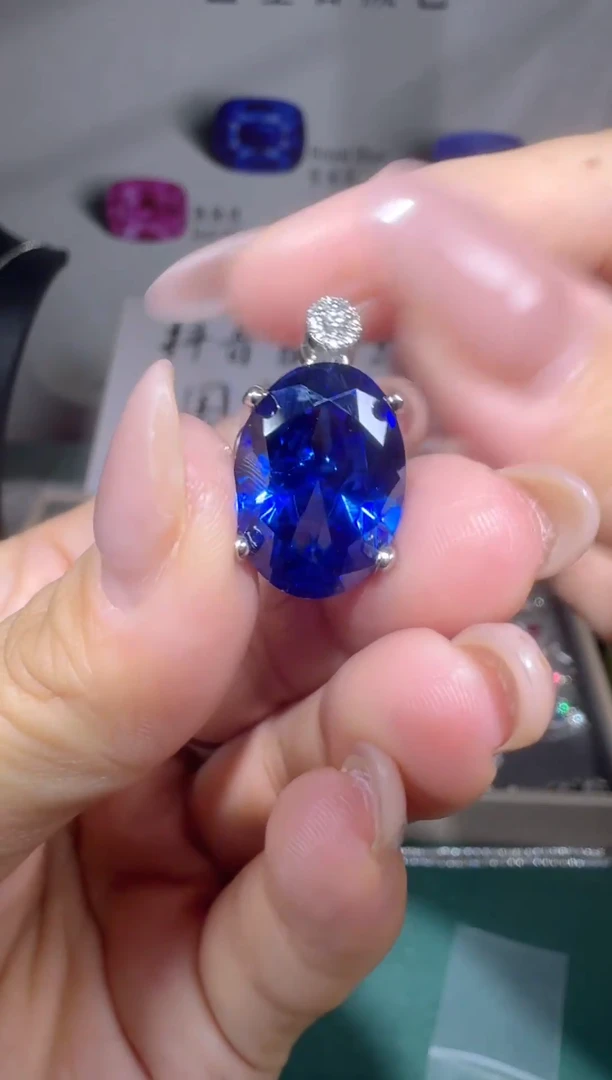 颈饰18K金镶嵌钻石0