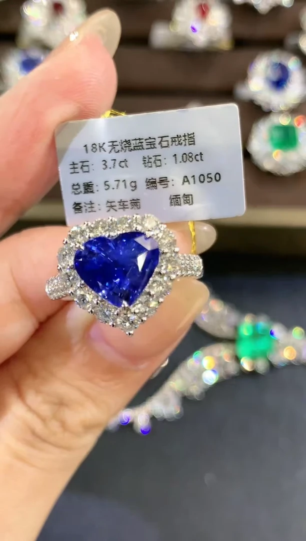 蓝宝石戒指18K金镶嵌半**瑟w294