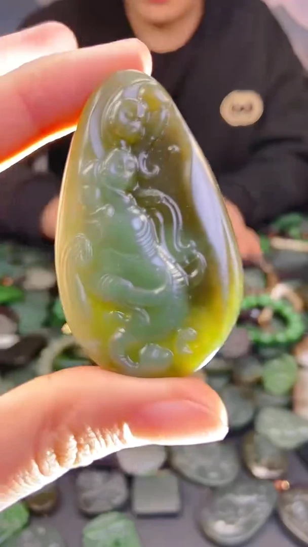 颈饰未镶嵌和田玉1