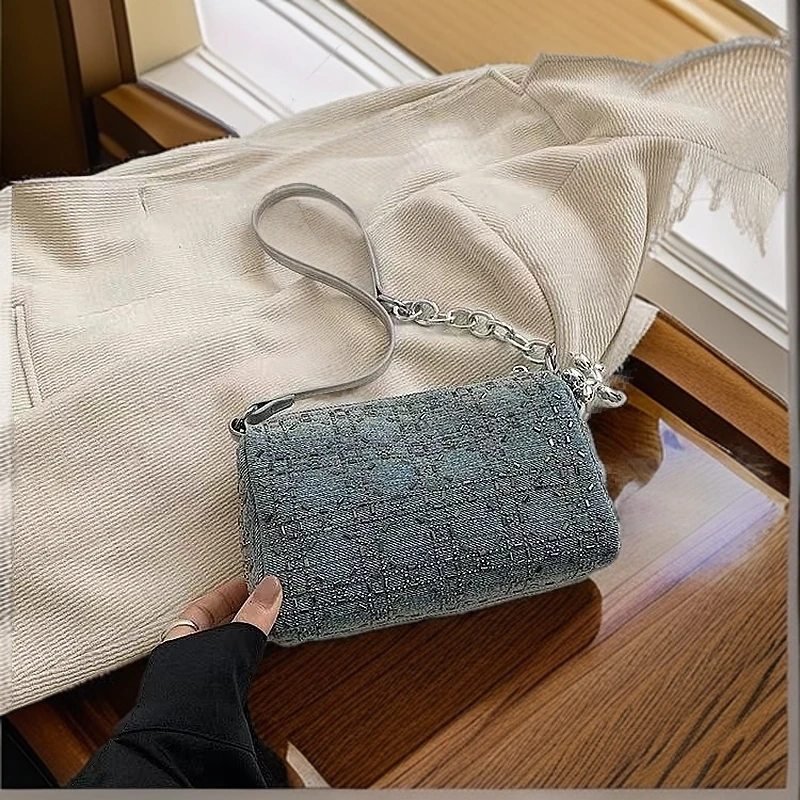 2024新款时尚绣线烫钻包包女韩版潮流简约牛仔布单肩枕头包