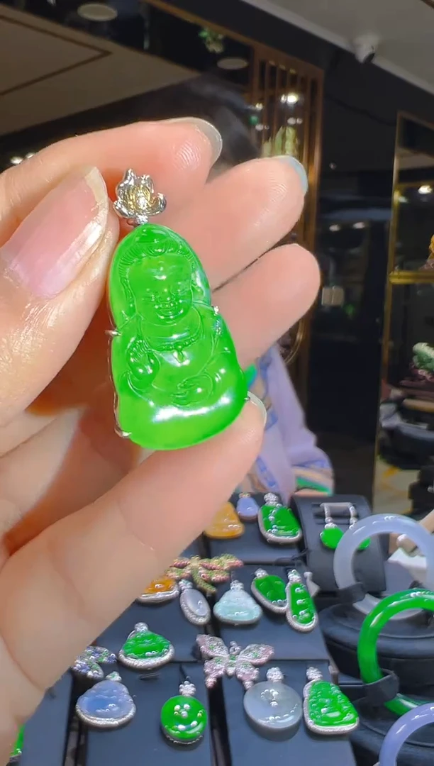翡翠18K金镶嵌吊坠(赠链)132