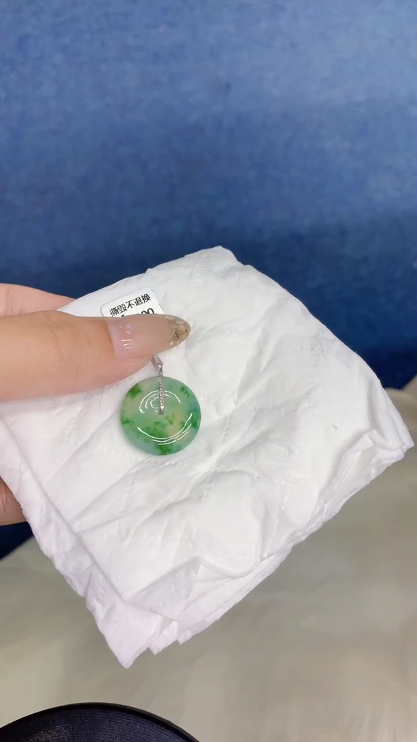 翡翠18K金镶嵌颈饰           1