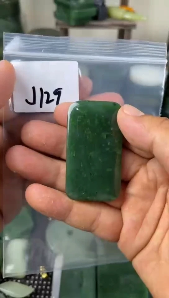 和田玉未镶嵌珠宝半成品牌子