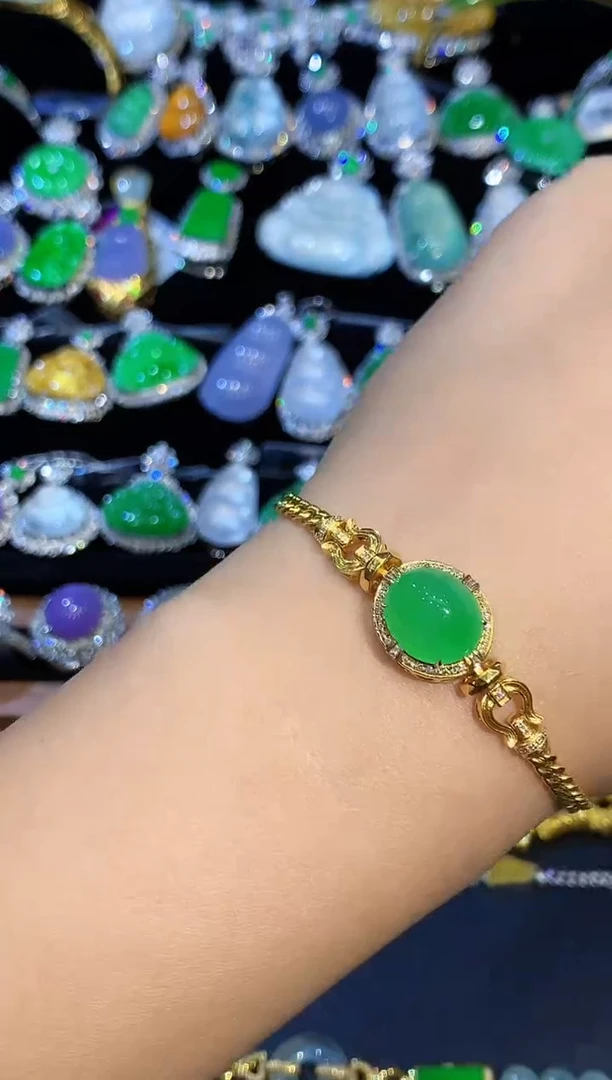 18K金镶嵌手链翡翠多样性发其一