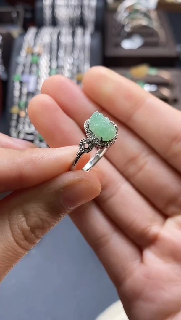 颈饰银S925镶嵌翡翠桐****号18401