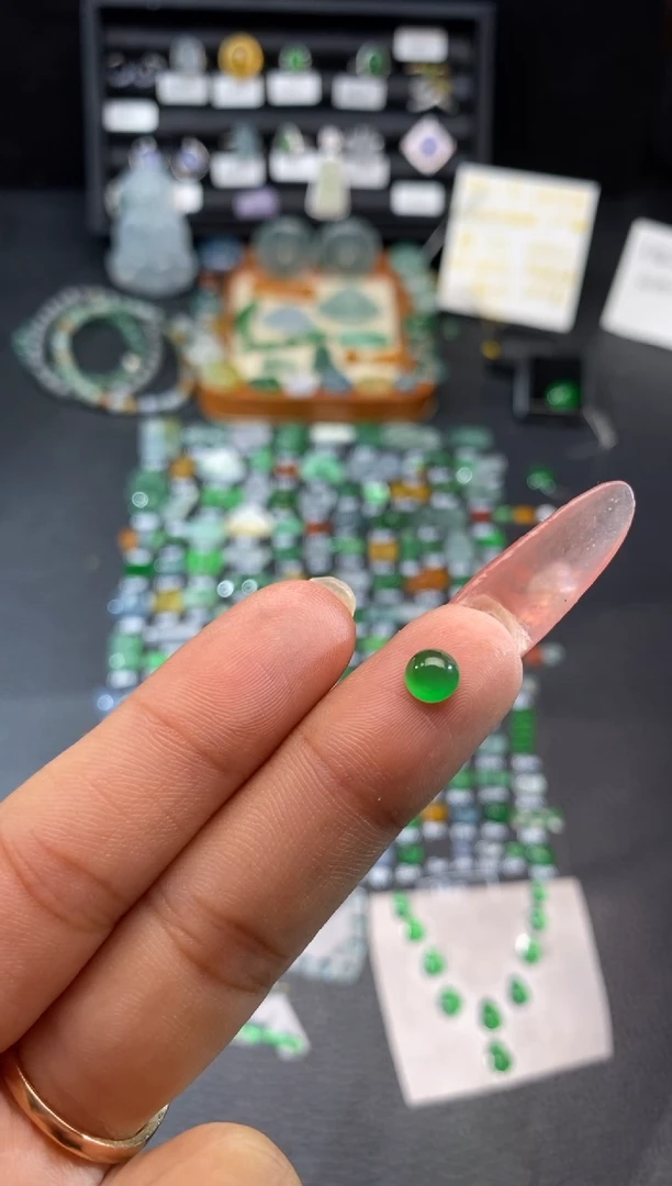 【闪购商品】翡翠挂件未镶嵌蛋面