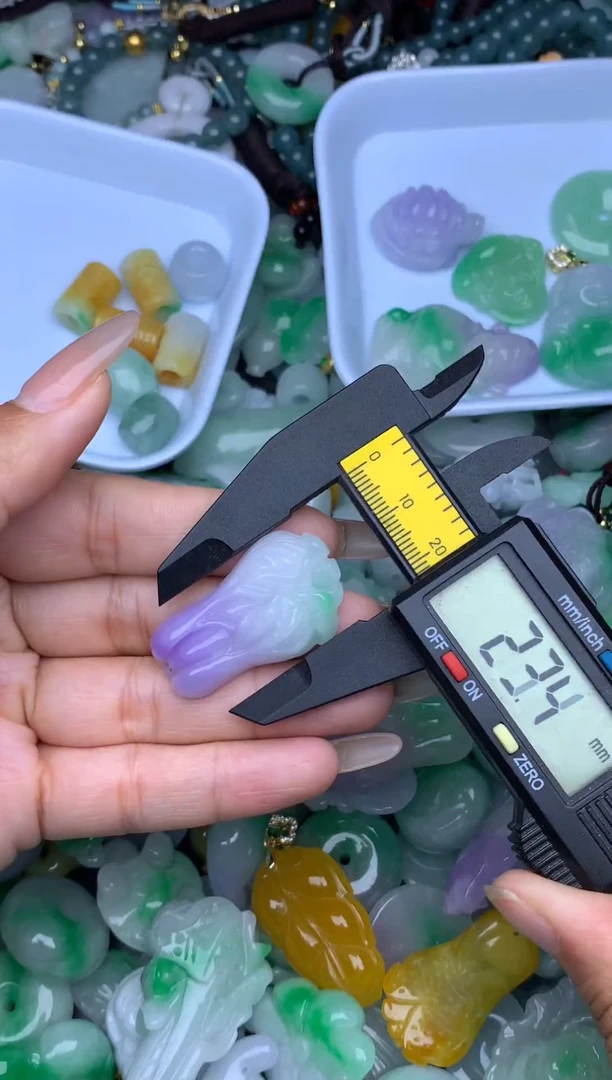 翡翠未镶嵌颈饰天然缅甸翡翠吊坠