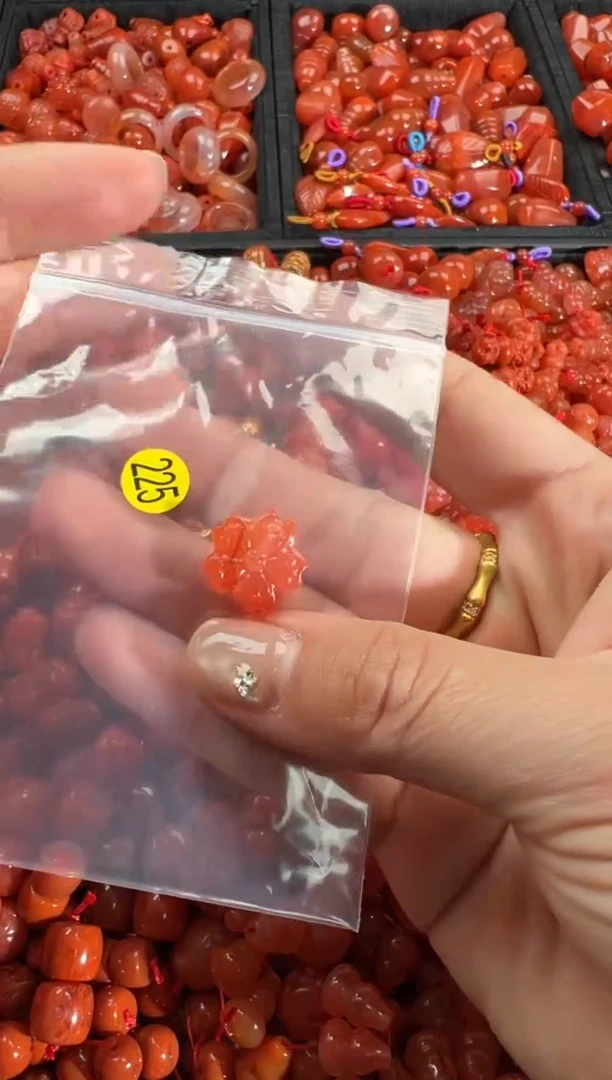 【闪购商品】南红玛瑙颈饰未镶嵌1